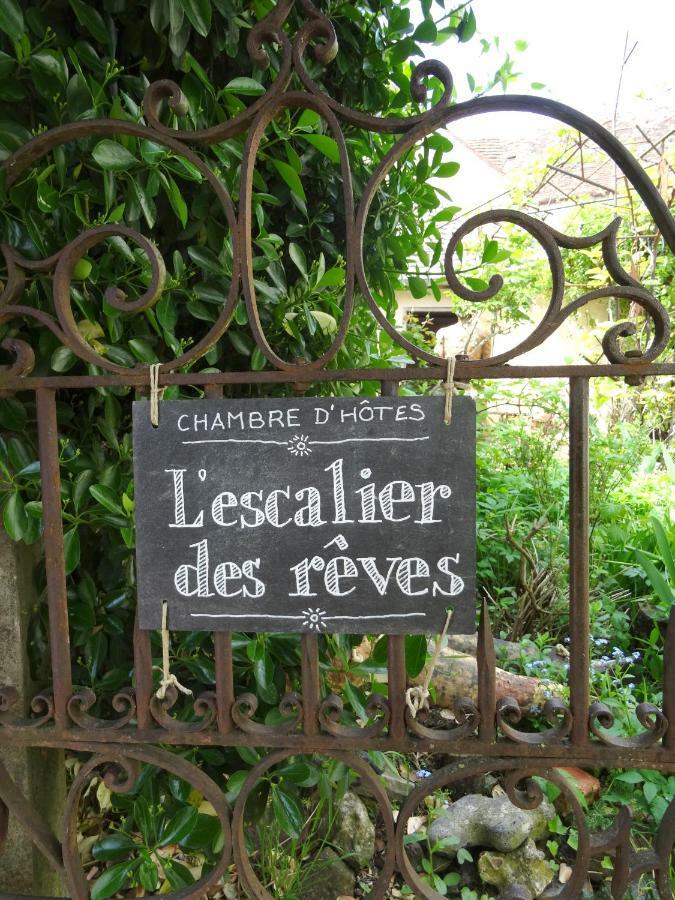 サン・ソヴァール・アン・ピュイゼイユ L'Escalier Des Reves Bed & Breakfast エクステリア 写真